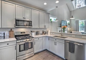 5 Mi to Dtwn: Asheville Home w/Hot Tub