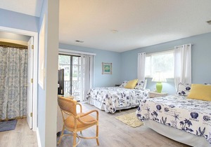 6B - Fairway villa overlooking Oyster Bay Golf Links