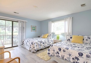 6B - Fairway villa overlooking Oyster Bay Golf Links