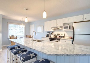 6B - Fairway villa overlooking Oyster Bay Golf Links