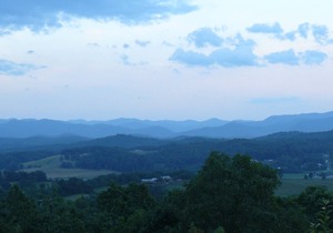 A Little Slice of Smokey Mtn. Heaven - with WIFI