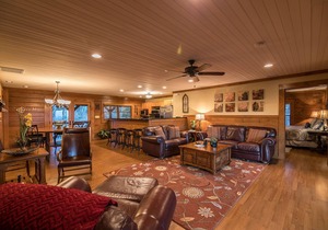 Alpine Vista - Blowing Rock Cabin with hot tub, Theater, Sauna, Views