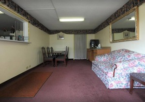 Americas Best Value Inn Wilson - Unit 3 (ONE BED) GROUND FLOOR