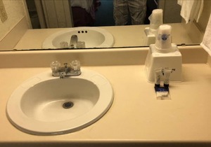 Americas Best Value Inn Wilson - Unit 3 (ONE BED) GROUND FLOOR