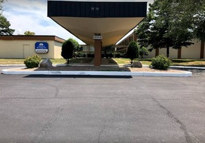 Americas Best Value Inn Wilson - UNIT 8 2 BED GROUND FLOOR