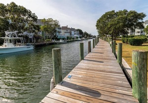 Anchors Away, Dog-Friendly & Upgraded Condo in Pirate's Cove!