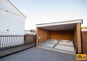 Apartment 3 - Holden Court
