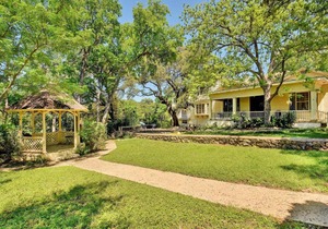 Austin Home 1900 in Austin