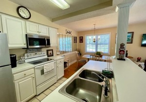 awesome condo overlooking 9th hole Magnolia golf course
