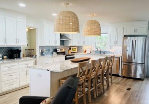 Beach Time - Charming, Family-friendly Oceanfront Cottage with Private Pool and Large Outdoor Sho...