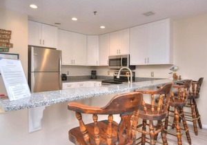 Beautiful-2 Bdrm/2 Bath,Oceanfront Condo w/Pool-Sleeps 7