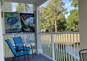 Beautiful condo overlooking the 8th hole on Magnolia course,lagoon with turtles.