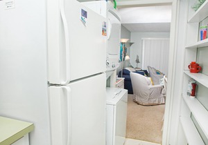 Beautifully Decorated Condo with Private Balcony, Free WiFi, Shared Pool, W/D