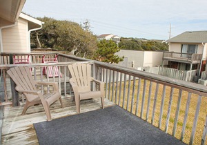 Beautifully Decorated Condo with Private Balcony, Free WiFi, Shared Pool, W/D