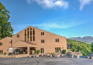 Blue Ridge Village (Banner Elk) - 2 Bedroom Loft