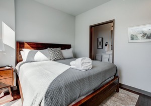Broadway Loft 320: Downtown Asheville's newest gem, upscale luxury!