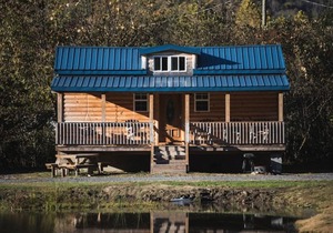 Buck Hill Tiny Home Cabin #4 Mountain & Pond Views