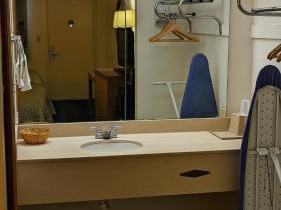 Budget Host Inn