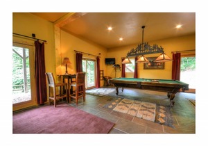 Cabin ∙ 2 bedrooms ∙ 13 guests