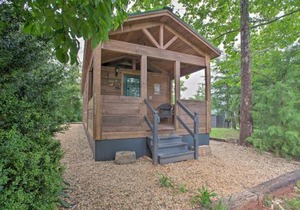 Cabin in Mill Spring Near Parker-Binns Winery