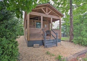 Cabin in Mill Spring Near Parker-Binns Winery