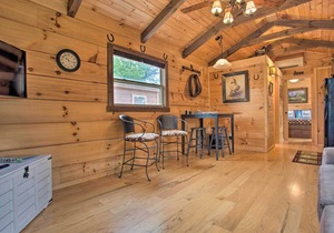 Cabin in Mill Spring Near Parker-Binns Winery