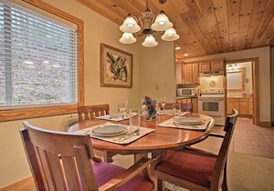Cabin w/Game Room & Hot Tub Mins to Hendersonville