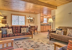 Cabin w/Game Room & Hot Tub Mins to Hendersonville