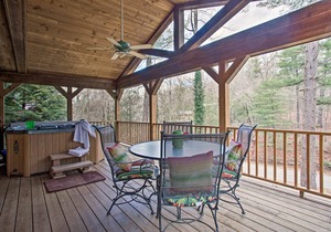 Cabin w/Game Room & Hot Tub Mins to Hendersonville