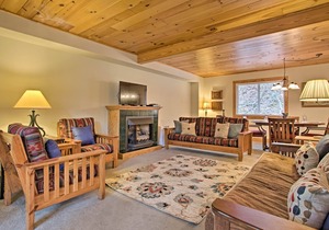 Cabin w/Game Room & Hot Tub Mins to Hendersonville