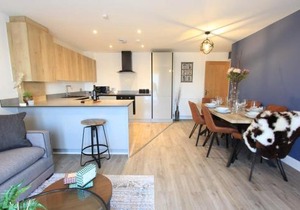 Cabot Mews Apartment 6