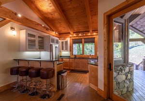 Cedar Rock Townhomes at Eagles Nest - Pet friendly, 6 Master Suites, hot tubs!