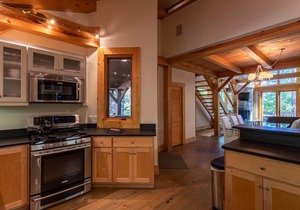 Cedar Rock Townhomes at Eagles Nest - Pet friendly, 6 Master Suites, hot tubs!