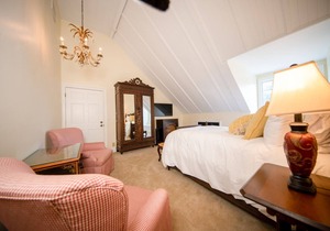 Cedar Room - Granville Queen Inn, Downtown Historic Edenton