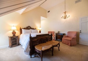Cedar Room - Granville Queen Inn, Downtown Historic Edenton