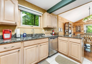 Chalet w/Rustic Decor, Fireplace, & Multiple Decks - Near Skiing