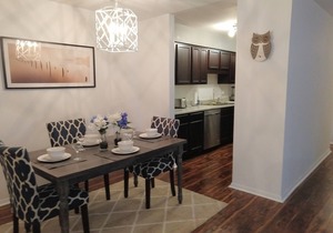 Charming 3 bdr. Condo in Central Raleigh