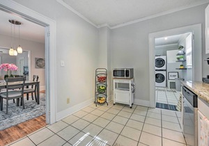Charming Charlotte Abode w/Deck & Fire Pit!