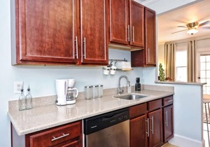 Charming Dilworth 1BR King Condo | Balcony | Walkable