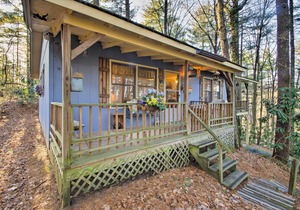 Charming Hendersonville Cottage w/Porches & Views!