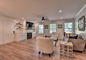 Chic Urban Farmhouse in Historic Dilworth with Patio