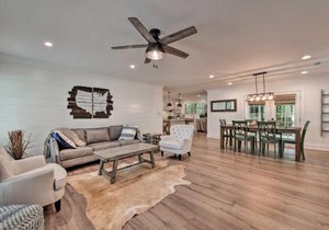 Chic Urban Farmhouse in Historic Dilworth with Patio
