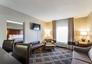 Comfort Suites Pineville - Ballantyne Area
