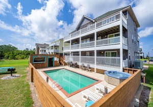 Comfortably Numb - Lovely 7 Bedroom Semi-Soundfront Home in Salvo