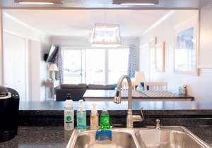 Cozy Condo for your family, indoor pool&Putt Putt.