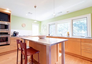 Cozy Hilton Head townhome with shared pools within a short distance of beaches