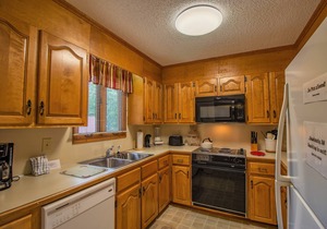 Cozy, Quiet Condo w/Access to Clubhouse