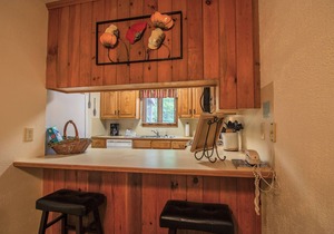 Cozy, Quiet Condo w/Access to Clubhouse