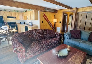 Creekside Condo Walking Distance to Slopes!