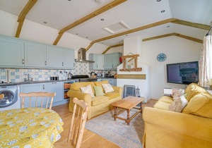 DAIRY COTTAGE - Near Padstow, great restaurants, pet friendly, beaches, meadow